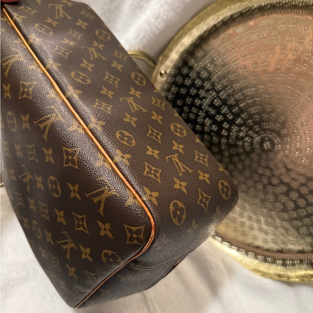 Louis Vuitton Monogram Deuville Bag - Picture 8 of 14